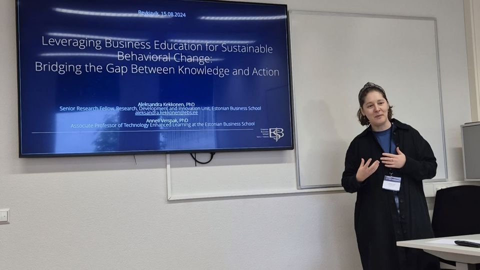 Aleksandra giving a lecture